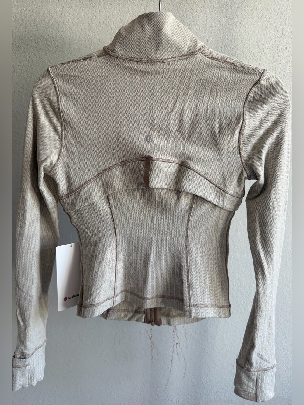 lululemon Define Cropped Jacket
*Herringbone (4) - Picture 8 of 8